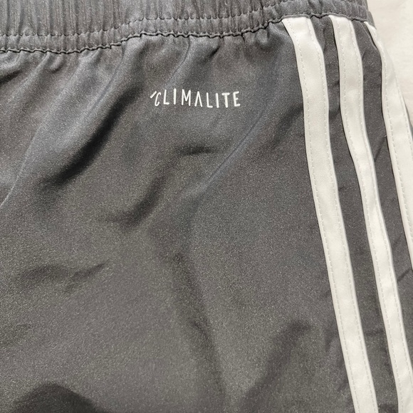 Adidas 3 Stripe woven athletic short sz M - Picture 4 of 5